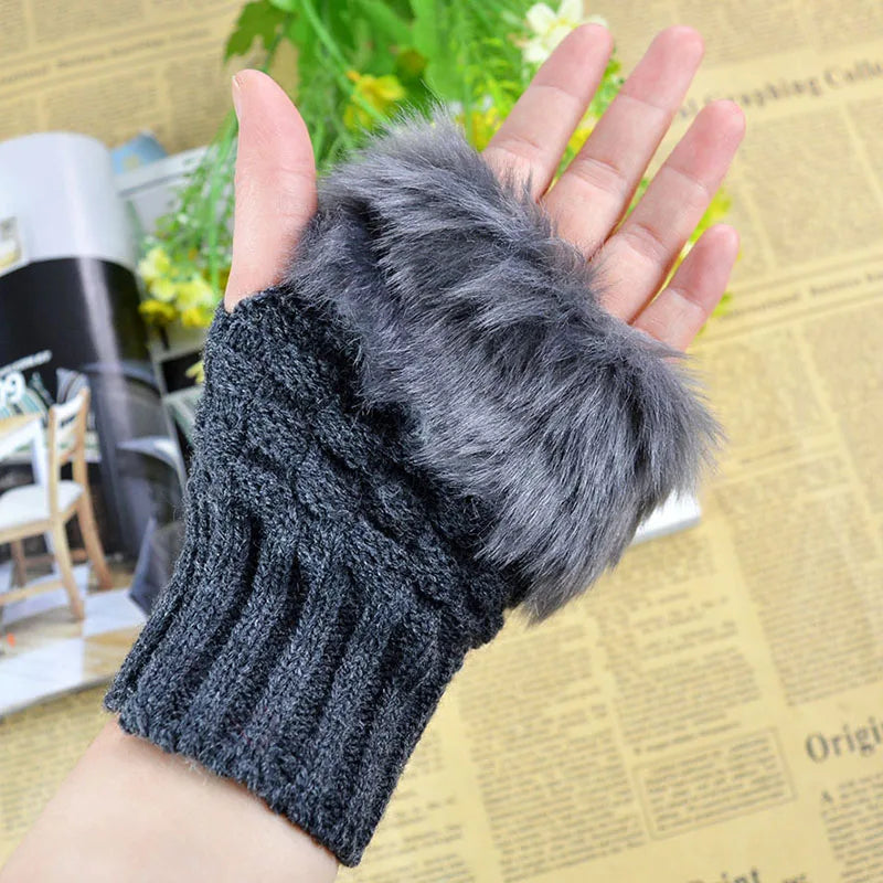 Luxurious Faux Fur Fingerless Gloves – Cozy Winter Hand Warmer