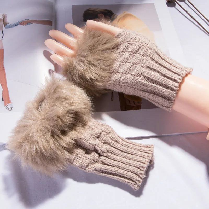 Luxurious Faux Fur Fingerless Gloves – Cozy Winter Hand Warmer