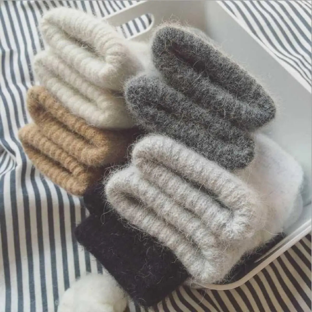 Luxurious Women's Cashmere Knit Mittens for Winter – Soft, Warm & Cozy