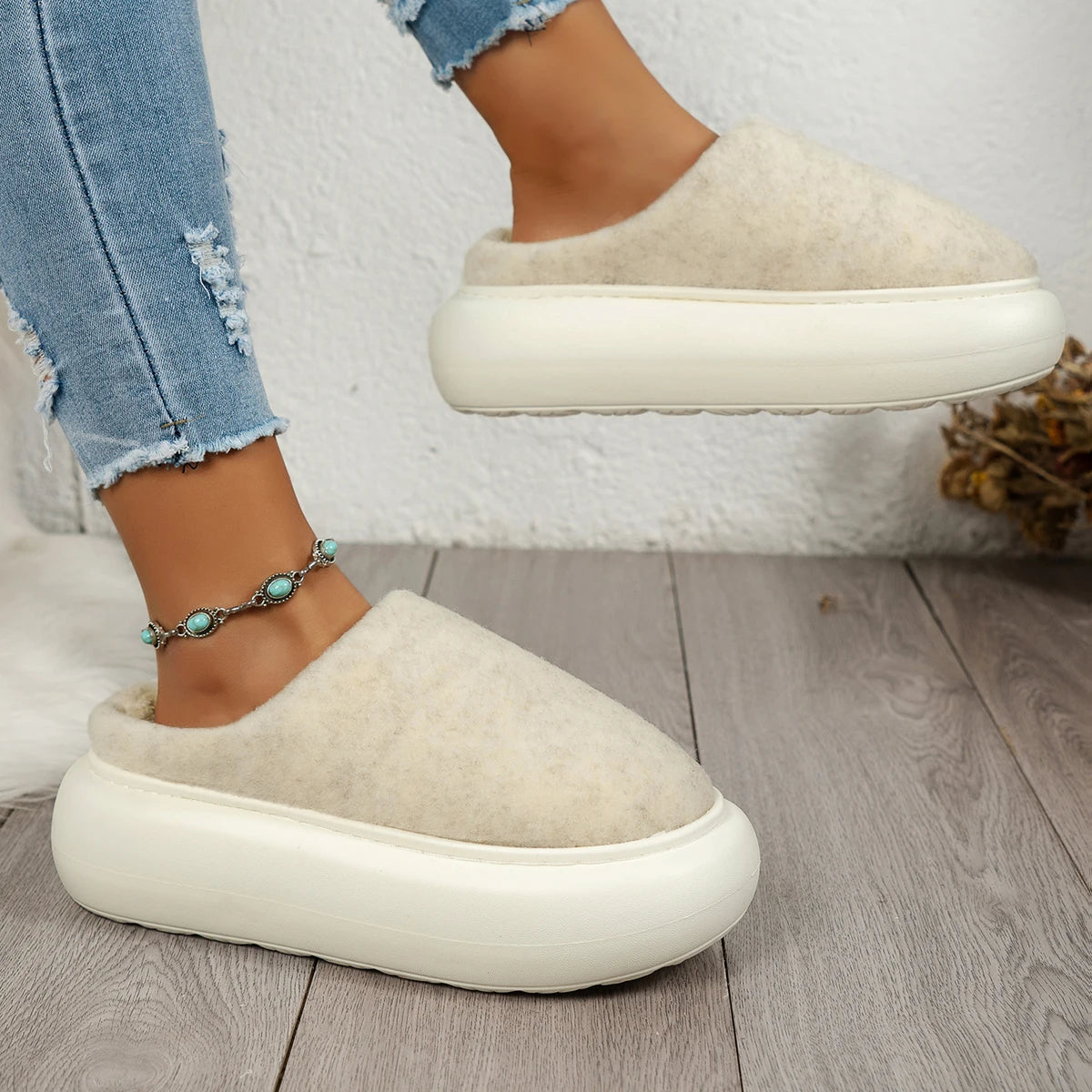 Cozy Plush Indoor Slippers for Women - Warm Winter Comfort