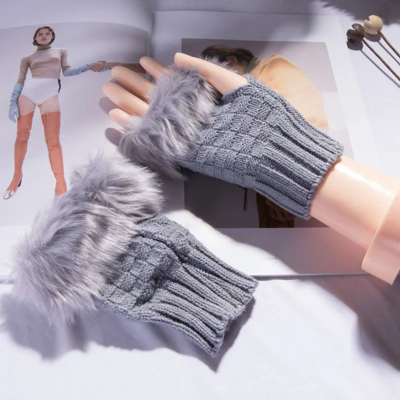 Luxurious Faux Fur Fingerless Gloves – Cozy Winter Hand Warmer