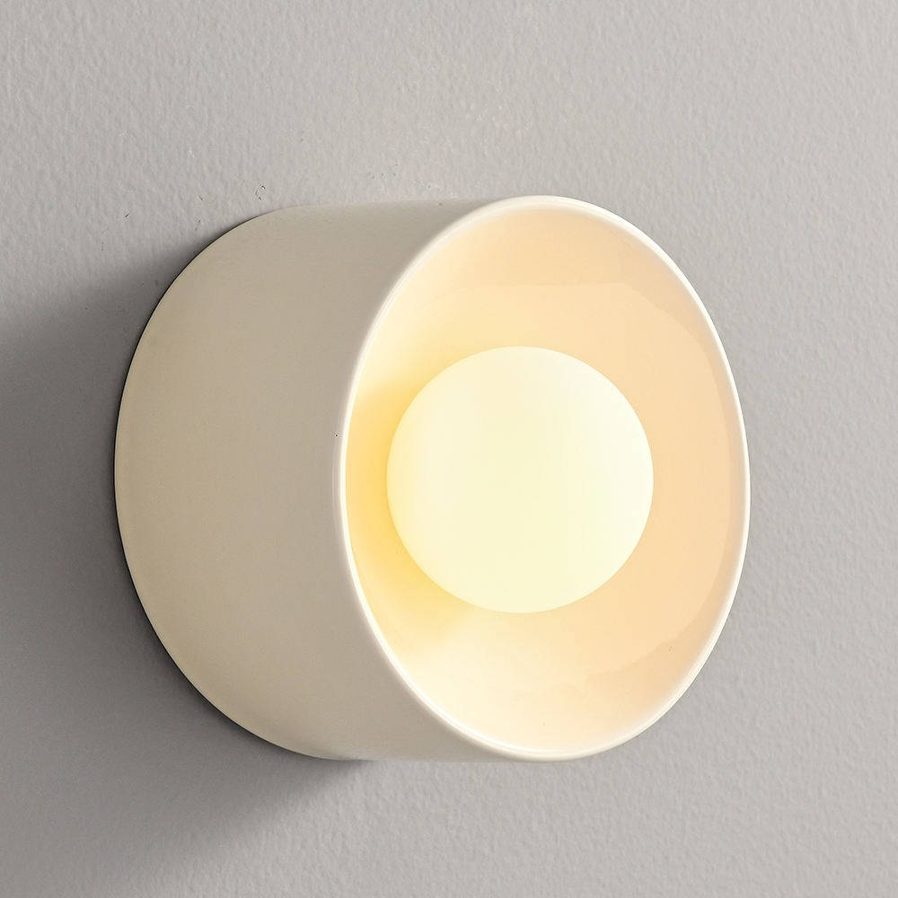 Nordic Modern Black Wall Sconce — Sleek Minimalist Lighting